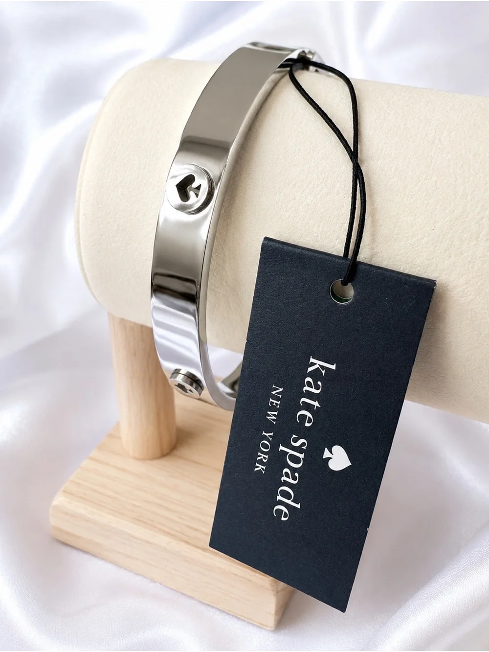 Kate Spade Spot The Spade Silver Hinged Bangle Bracelet NWT